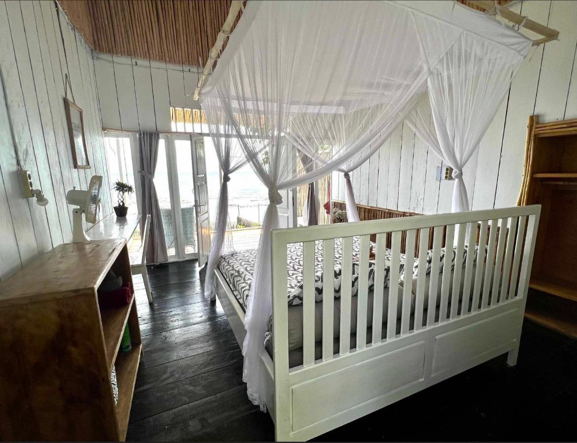 Sanctum Una Una Eco Dive Resort Pulau Unauna Exterior photo